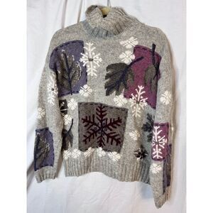 Northern Isles Hand Embroidered Wool Turtleneck Snowflakes Sweater‎ Size Medium